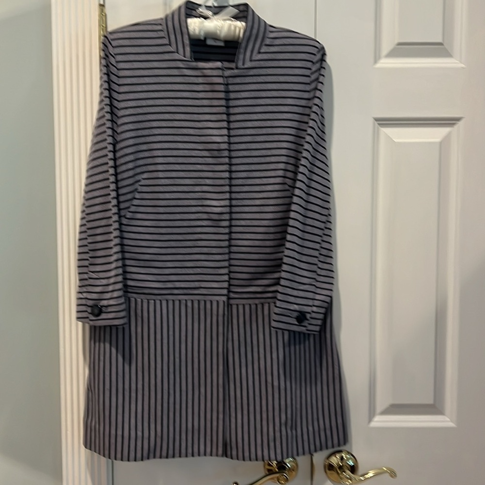 Cabi Long Jacket Duster Gray Navy Stripes Size Medium Hidden Buttons